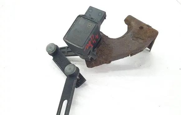 Mercedes-Benz S W220 Rear air suspension level height sensor A0105427617