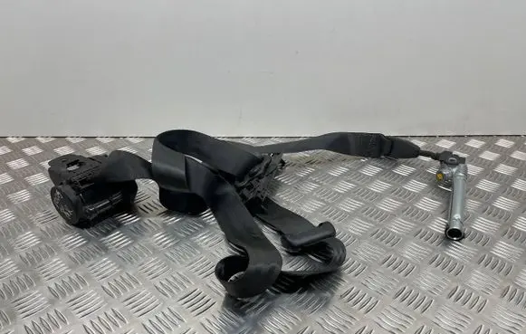Ford Focus Front seatbelt DM5161295DFW