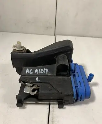 Audi A6 S6 C4 4A Rear door lock 4A0839