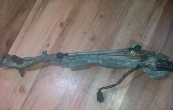 Lexus GS 300 400 430 Front wiper linkage and motor