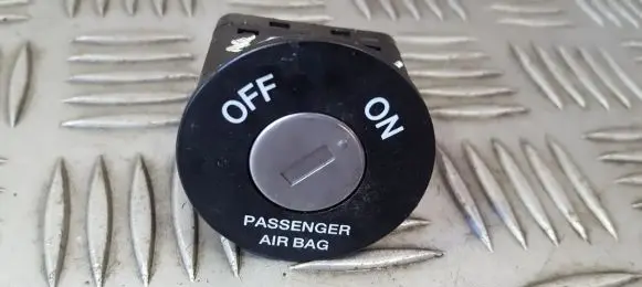 Passenger airbag on/off switch