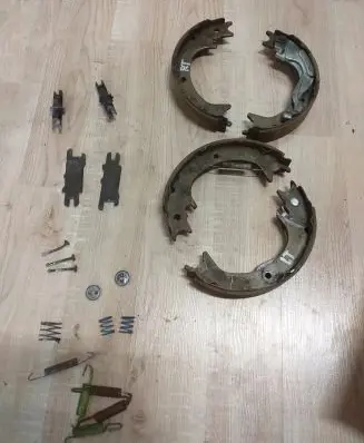 Toyota Sienna XL10 I Drum brake (rear) 