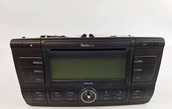 Skoda Octavia Mk2 (1Z) Radio/CD/DVD/GPS head unit 1Z0035161A