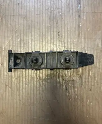Suzuki Grand Vitara II Front bumper mounting bracket NF22A5P0