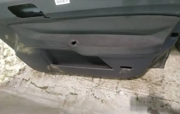 Volkswagen Polo IV 9N3 Front door card panel trim