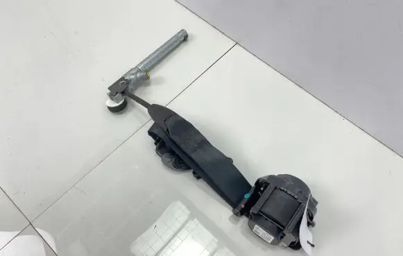 Ford Bronco Front seatbelt M1PB-S612D65