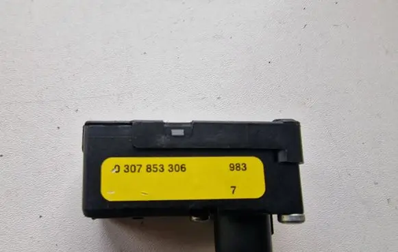 Renault Trafic II (X83) Headlight level adjustment motor 0307853306