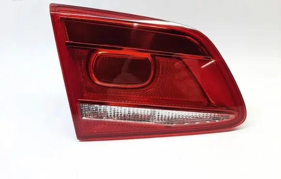 Tailgate rear/tail lights