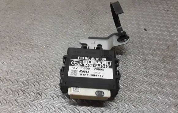 Subaru Legacy Light module LCM 84051AJ010 01KFJ004717 3560020095