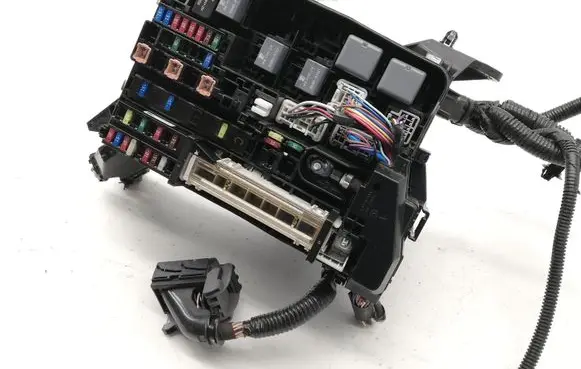 Toyota Verso-S Fuse box set 821110FJ30
