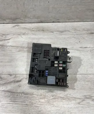 Volvo XC90 Fuse module 31398003