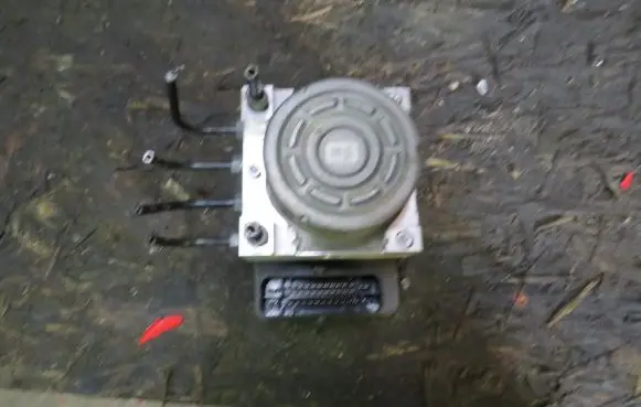 Peugeot 208 ABS Pump 9806891780