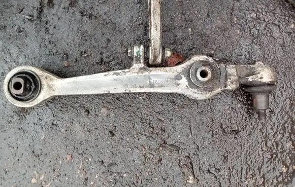 Volkswagen PASSAT B5.5 Front control arm 4D0407155P