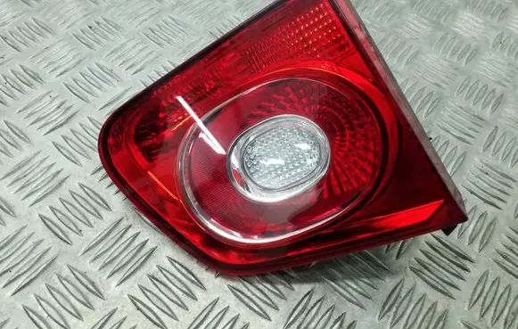 Volkswagen Tiguan Tailgate rear/tail lights 5N0945093C