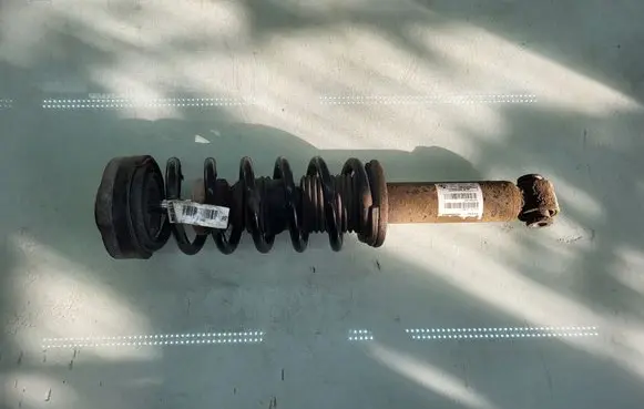 BMW X3 F25 Rear shock absorber with coil spring 6796422