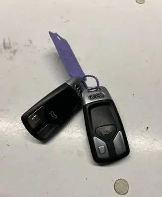 Audi A4 S4 B9 Ignition key/card 