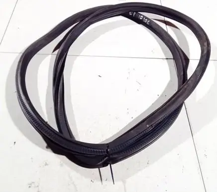Opel Corsa D Rubber seal front coupe door 