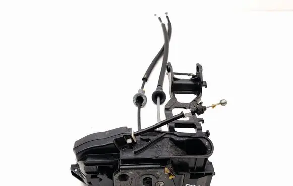 Hyundai Santa Fe Front door lock 813102B020