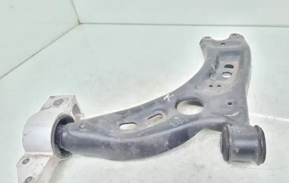 Volkswagen Golf VI Front lower control arm/wishbone