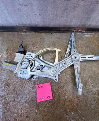 Opel Vectra C Front door window regulator with motor 0130822012