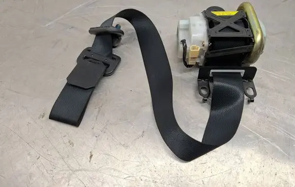 Mazda RX8 Rear seatbelt 0432067 E40432067