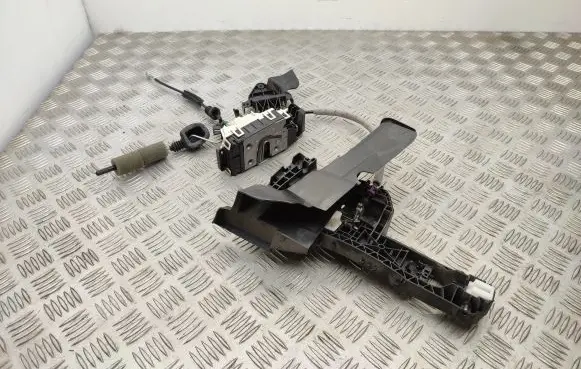 Mercedes-Benz GLK (X204) Front door lock A0997200435 A2047232208