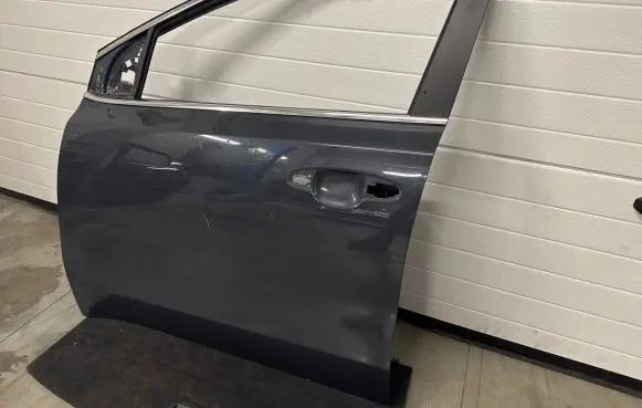 KIA Sportage Front door