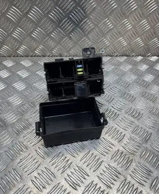 Nissan Navara D23 Fuse module 243821la1d
