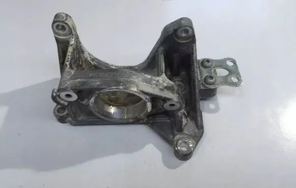 Nissan Leaf II (ZE1) Driveshaft support bearing bracket 190114B304