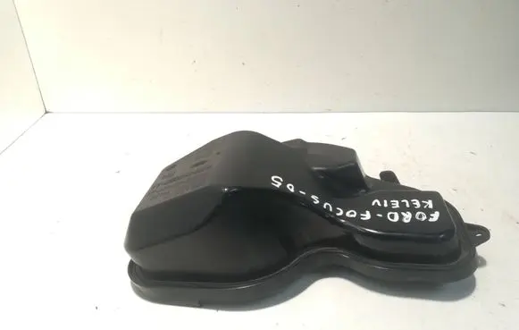Ford Focus Headlight/headlamp dust cover 4M5113K060AA VP4M5X13K060AA