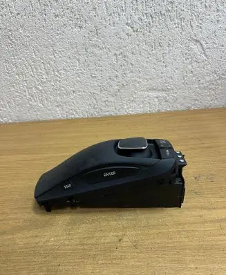 Lexus CT 200H Head unit multimedia control 2372400016 847804802