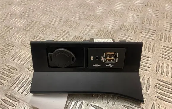 USB socket connector