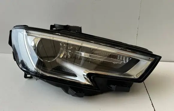 Audi A3 S3 8V Headlight/headlamp 8V0941006E