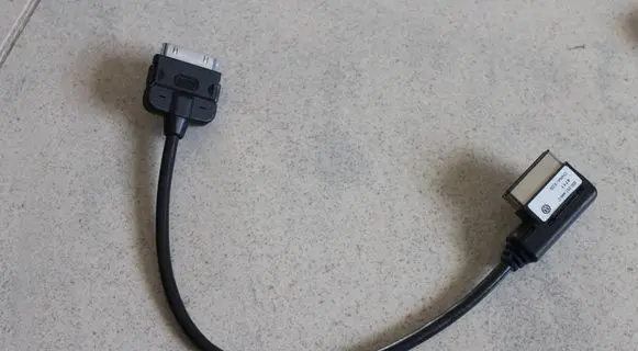 Volkswagen Golf VI iPod connector socket 000051446C