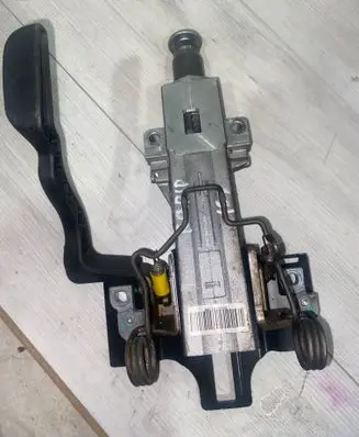 Skoda Rapid (NH) Steering wheel axle set A0038005