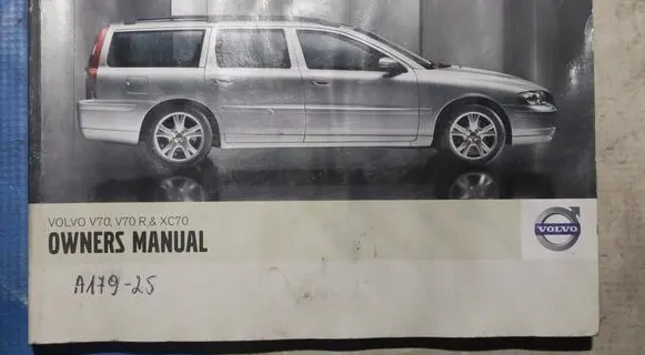Volvo V70 Owners service history hand book 