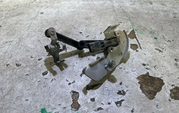 Mercedes-Benz GLC C254 Front height sensor lever A0009053713 0004 08012024