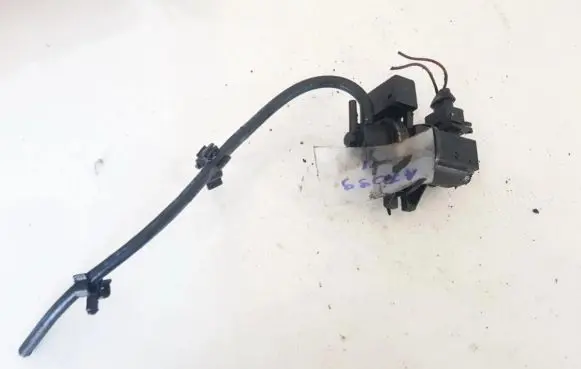 BMW 5 E39 Turbo solenoid valve 75579600 2247906