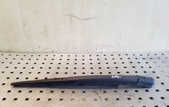Opel Zafira C Rear wiper blade arm