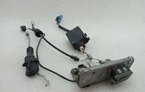 Mercedes-Benz CLS C218 AMG Coupe door lock (next to the handle) A4637309501