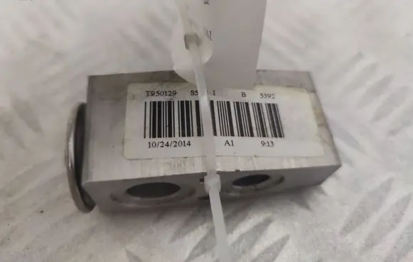 Air conditioning (A/C) expansion valve