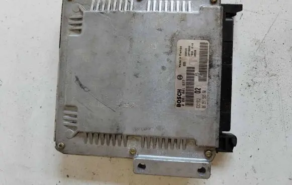 Peugeot 406 Engine control unit/module 0281001977 9635156580