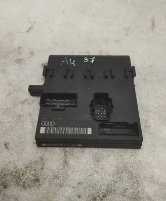 Audi A4 S4 B7 8E 8H Comfort/convenience module 8E0907279L
