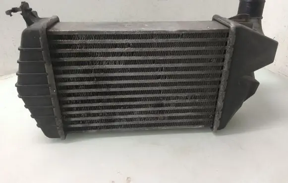 Opel Astra H Intercooler radiator 13213402