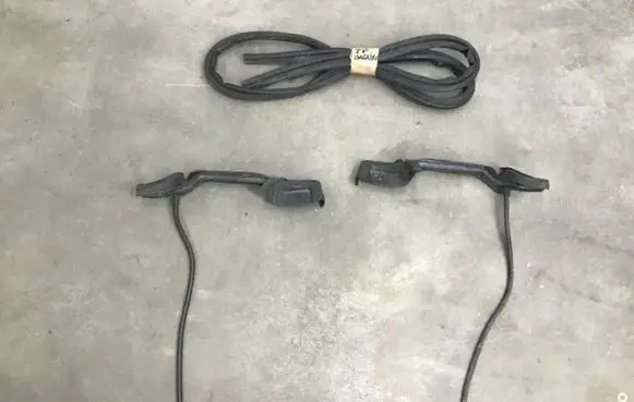 Trunk rubber seal (body)