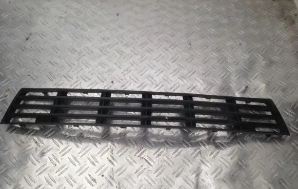 Audi A4 S4 B5 8D Front bumper lower grill 8d0807683aa