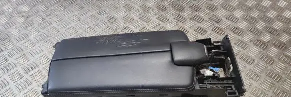 Mercedes-Benz E W212 Armrest 2125409110