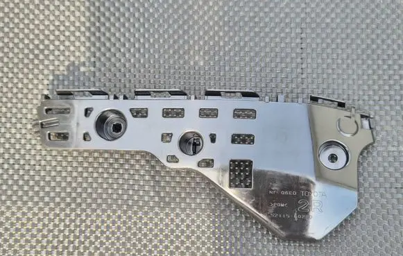 Toyota Land Cruiser (J150) Front bumper mounting bracket 5211560220
