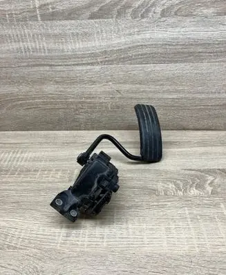 Renault Espace - Grand espace IV Accelerator throttle pedal 8200007513 6PV00811918