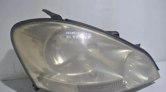 Toyota Avensis Verso Headlight/headlamp